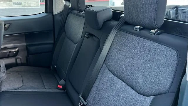 New 2025 Carbonized Gray Metallic Ford XLT image 28