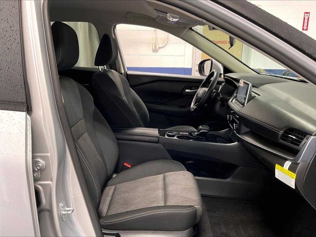 Used 2025 Silver Nissan SV image 11