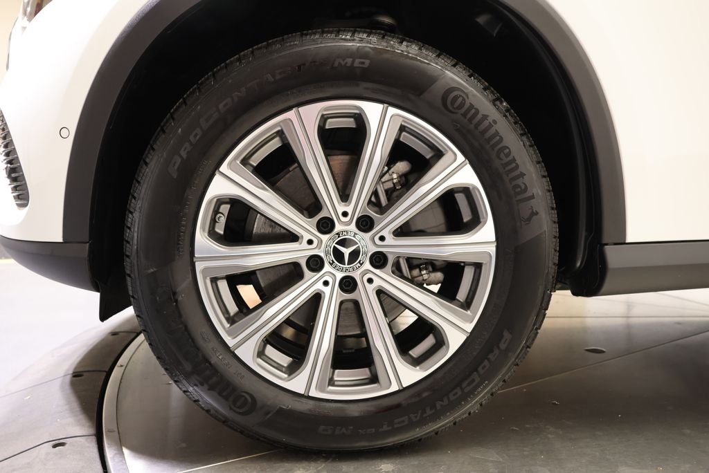 Certified Used 2026 Polar White Mercedes-Benz GLC 300 image 11