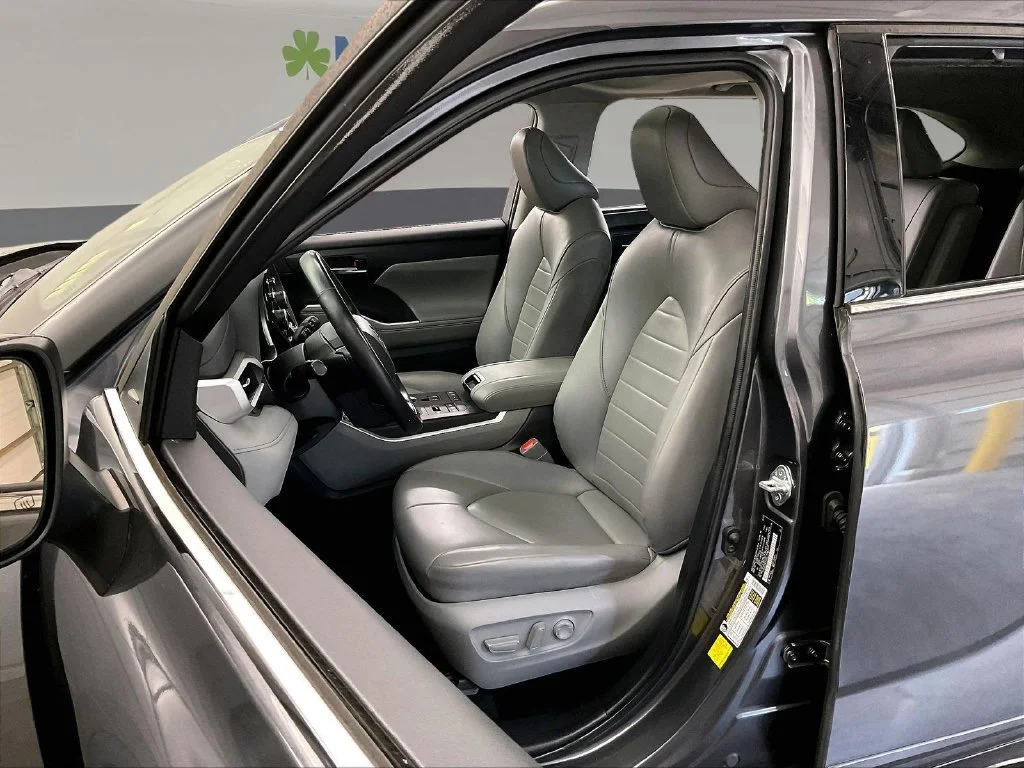 Used 2022 Gray Toyota XLE image 29