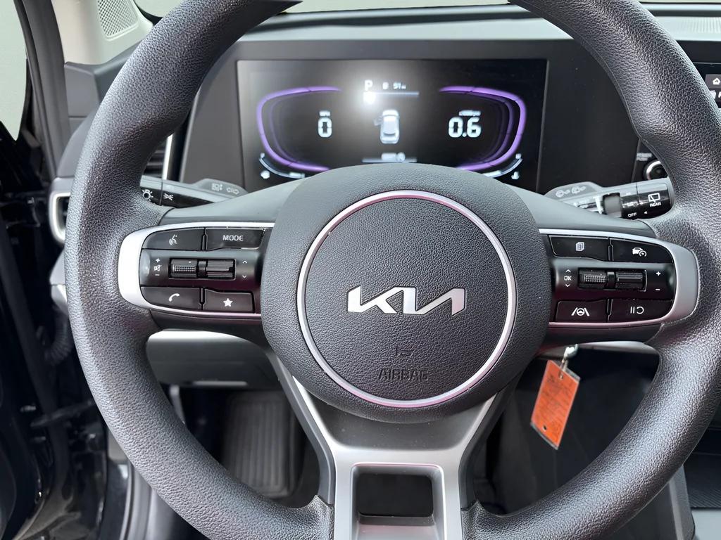 2025 Kia Sportage LX - Photo 13
