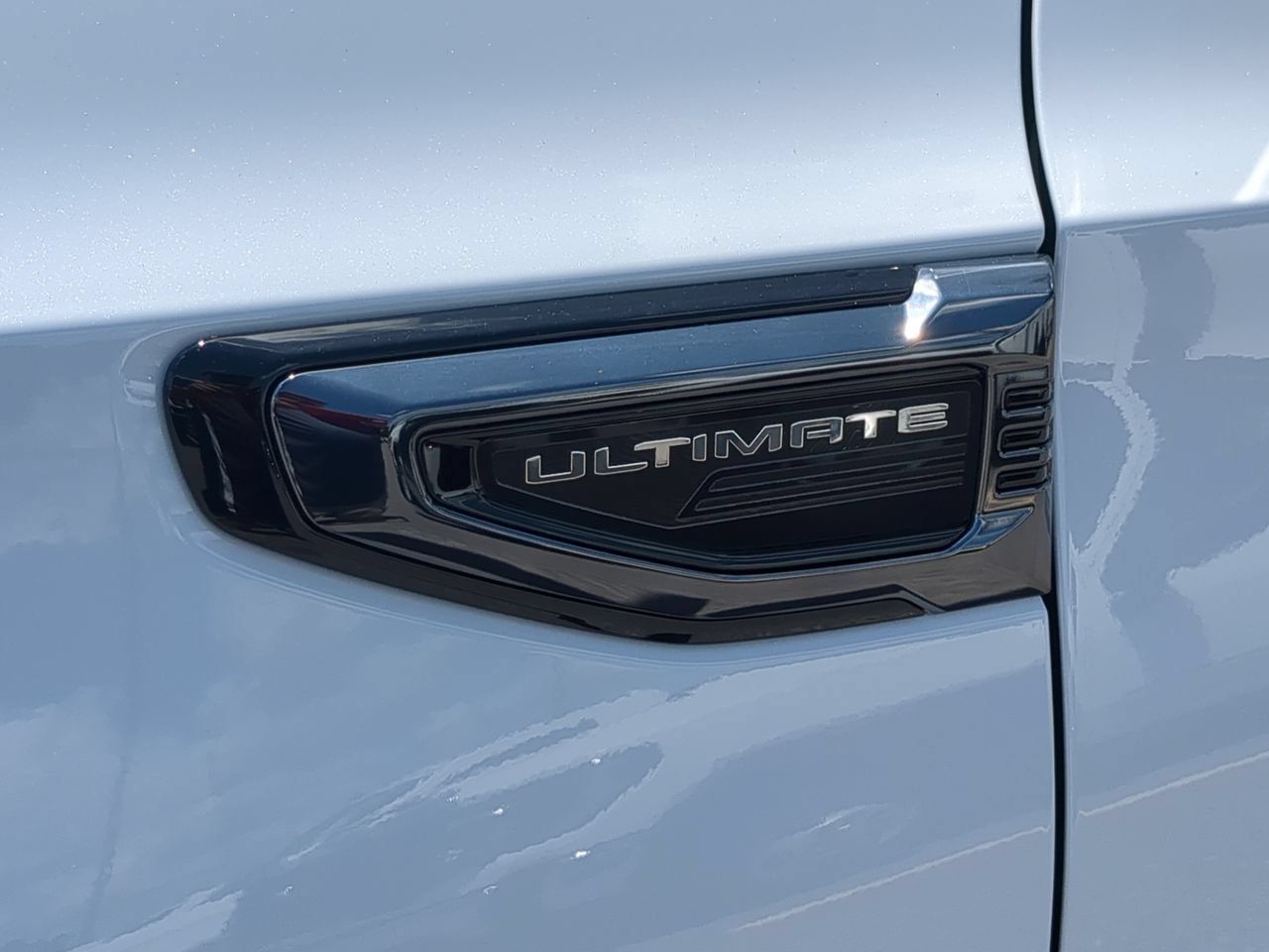 New 2026 Glacier White Tricoat GMC Denali Ultimate image 33