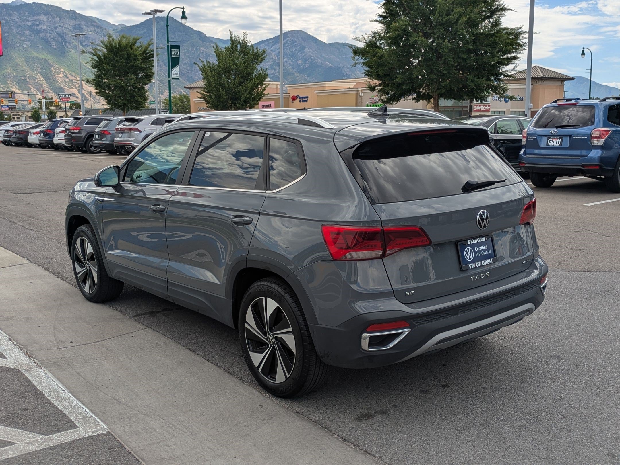 Certified Used 2024 Platinum Gray Metallic Volkswagen SE image 7
