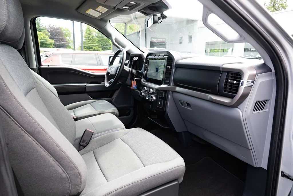 Used 2024 Gray Ford XLT image 25