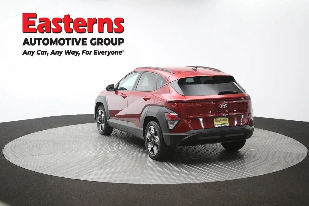 Used 2025 Red Hyundai SEL image 66