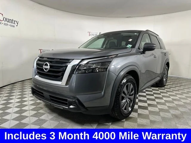 2023 Nissan Pathfinder SV