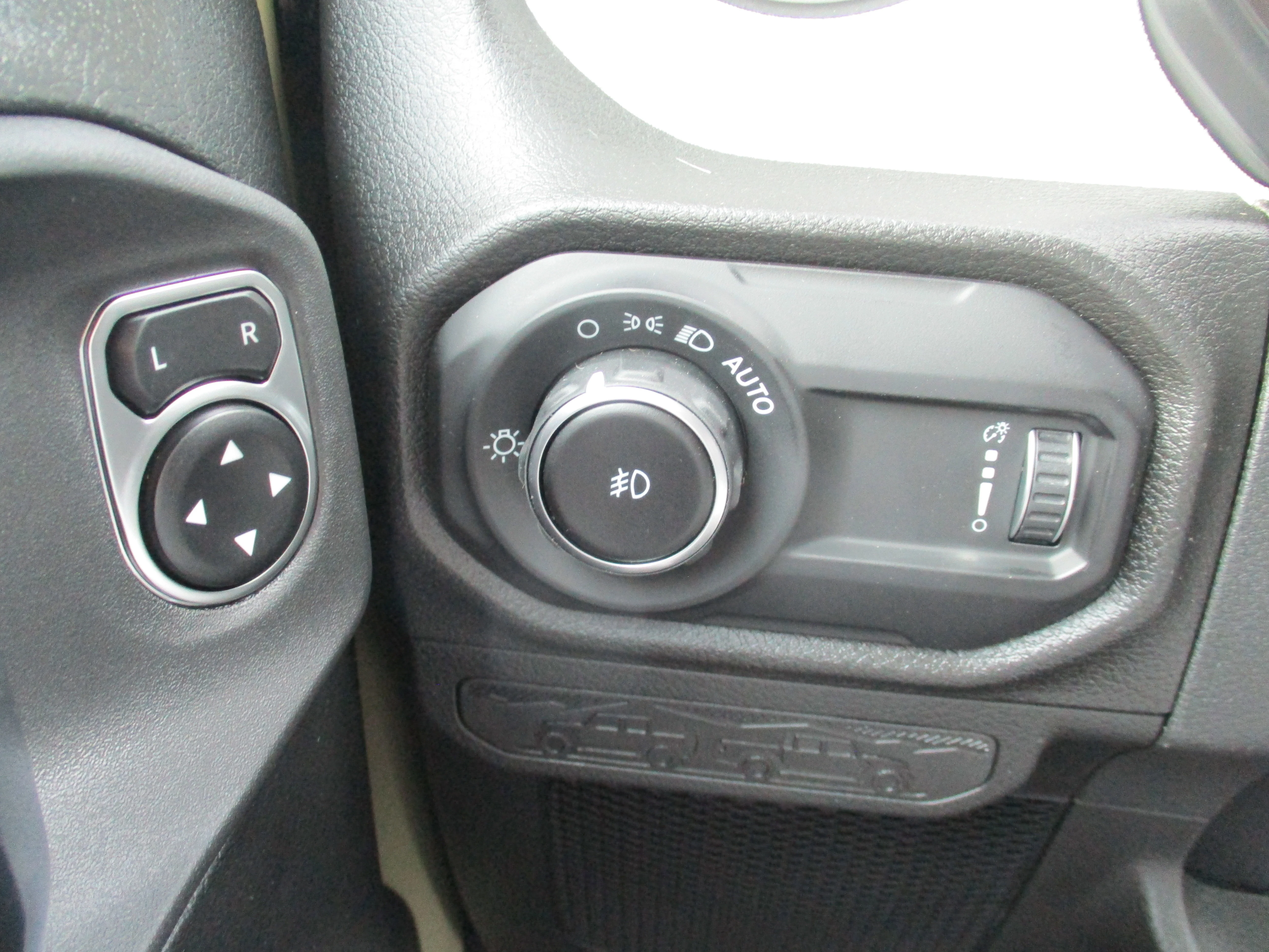2025 Jeep Wrangler 2-Door Willys - Photo 13