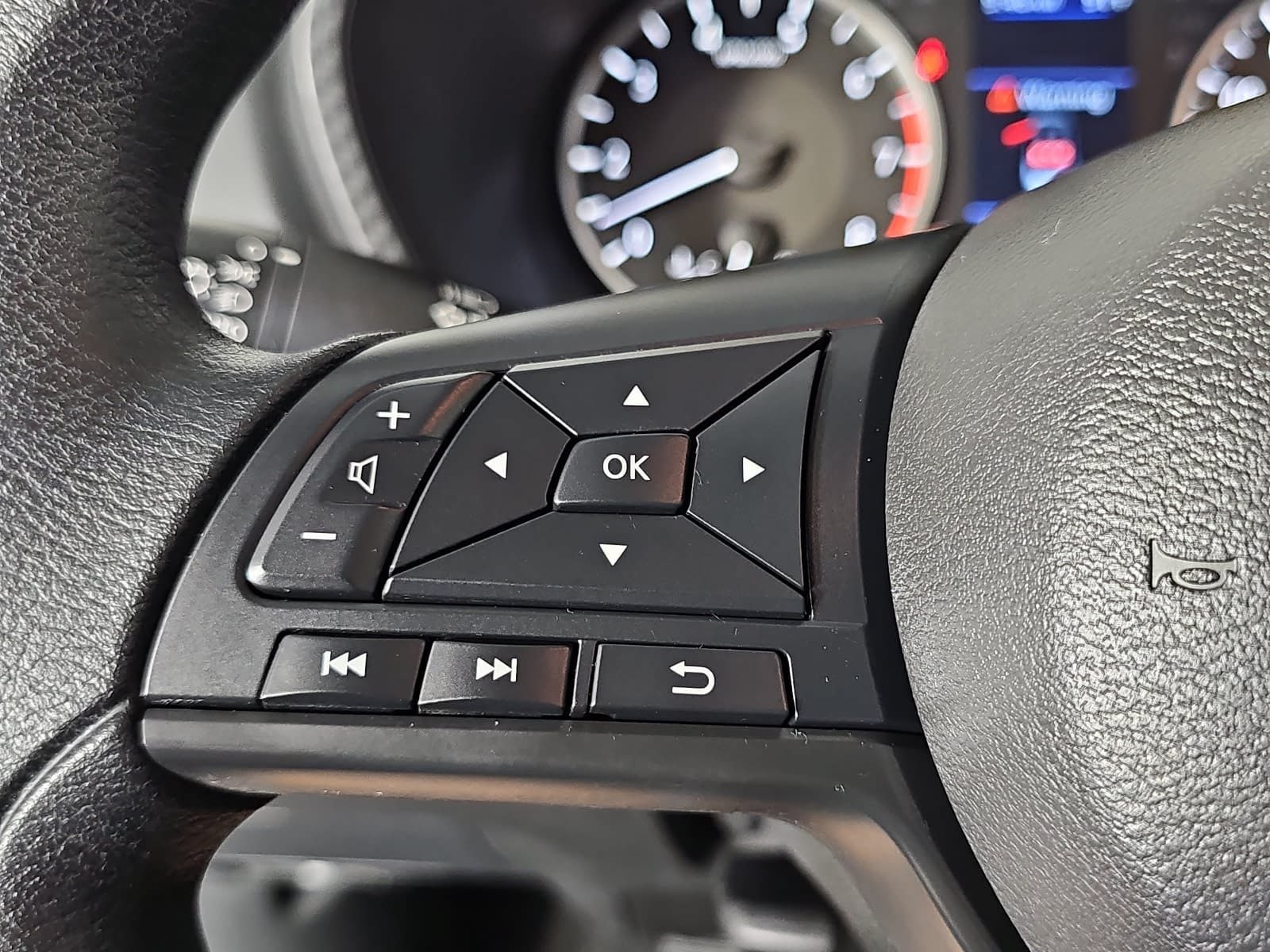 Used 2025 Gray Nissan S image 16