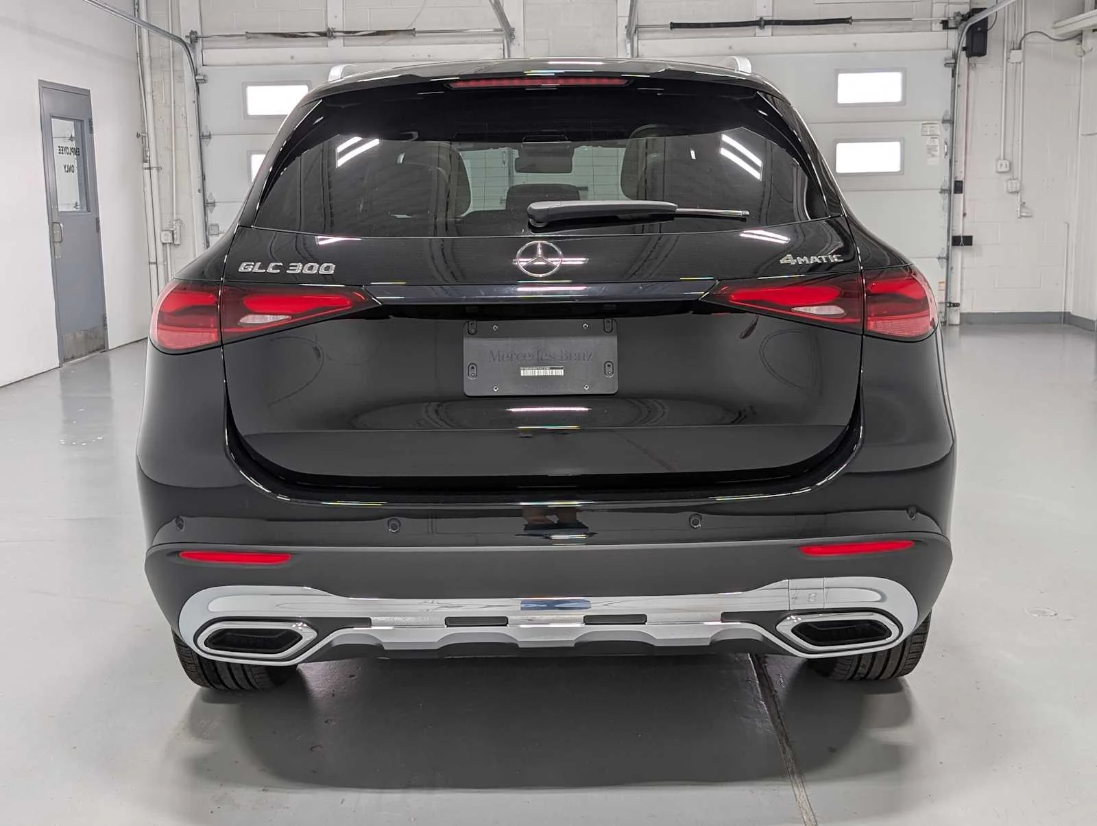 Used 2026  Mercedes-Benz GLC 300 image 9