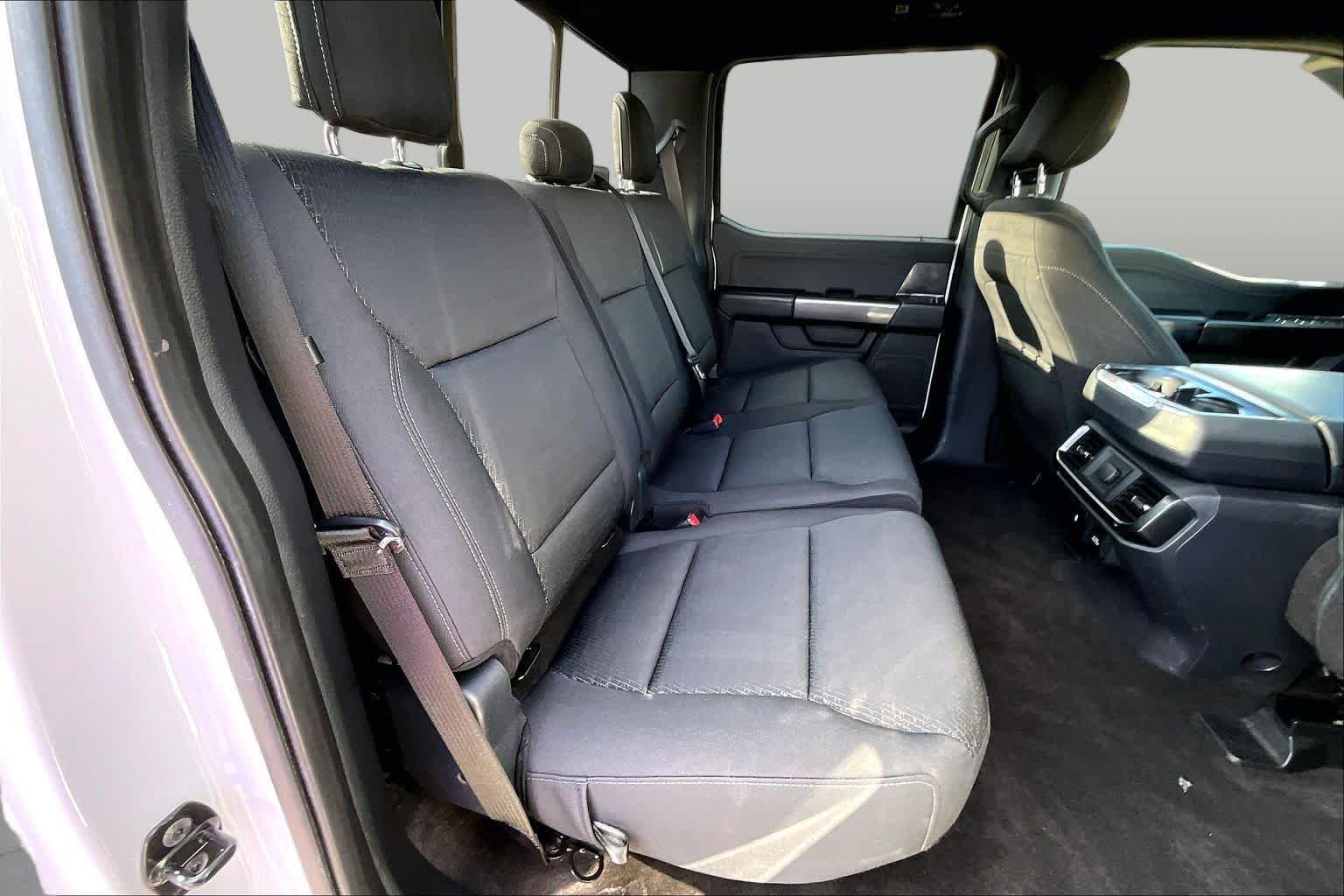 Used 2021 Oxford White Ford XLT image 21