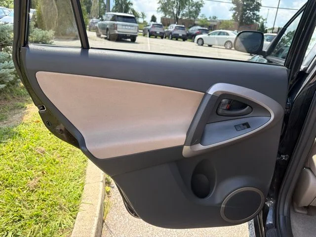 Used 2008 Black Toyota Base image 20