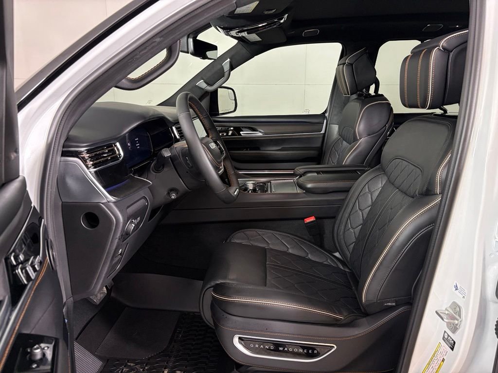 New 2026 Bright White Clear-Coat Exterior Paint Jeep Summit Reserve image 17