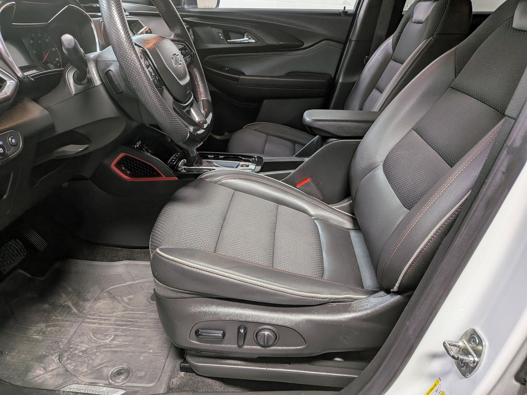 Used 2023 Summit White Chevrolet RS image 16