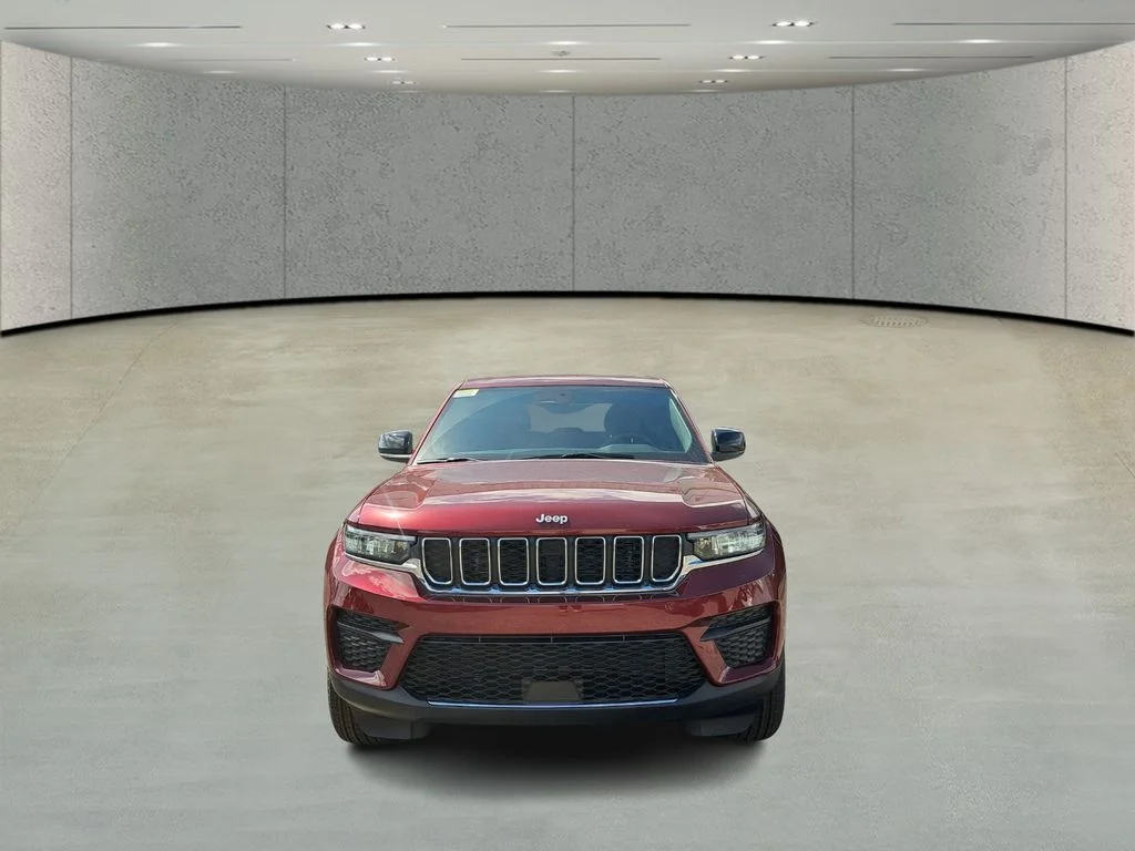 New 2026 Velvet Red Pearl-Coat Exterior Paint Jeep Laredo image 2