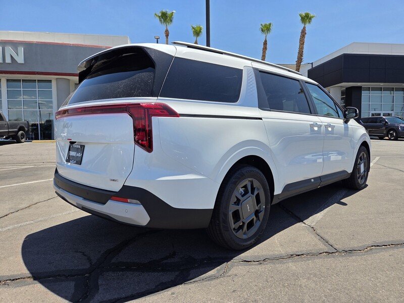 New 2026 Snow White Pearl Kia EX image 3