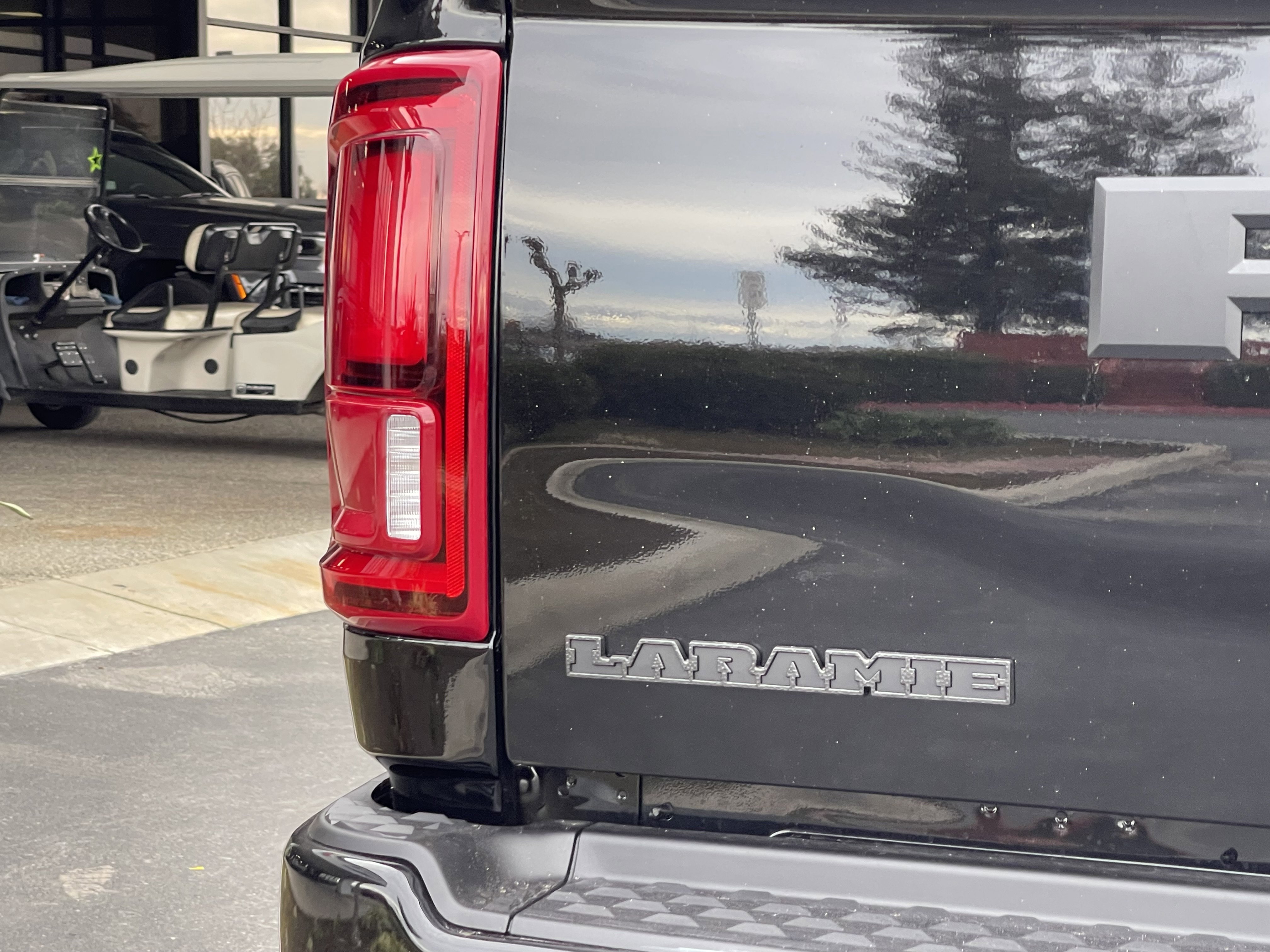 New 2026 Diamond Black Crystal Pearl-Coat Exterior Paint RAM Laramie image 10