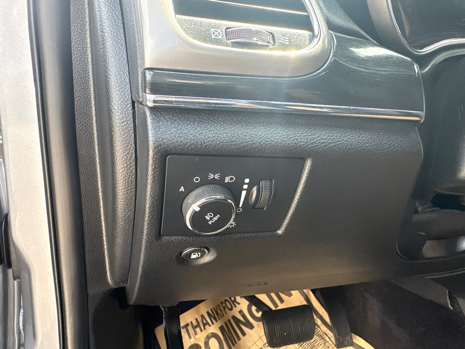 Used 2018 Billet Silver Metallic Clearcoat Jeep Trailhawk image 21