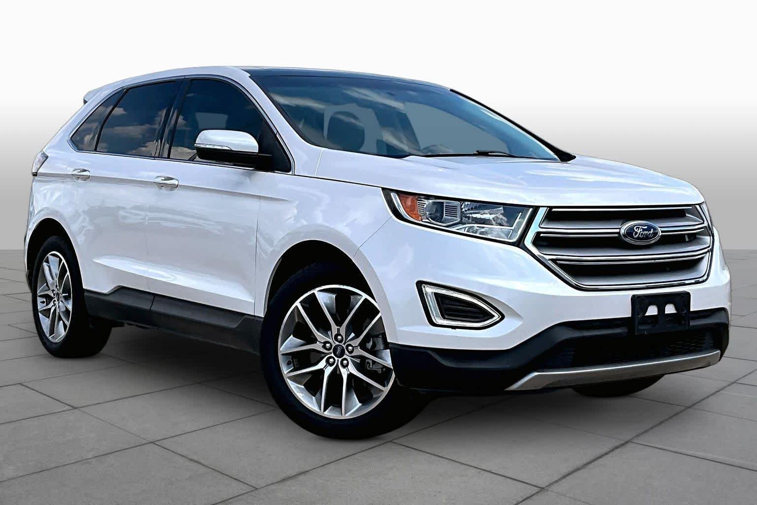 Used 2018 White Platinum Metallic Tri-Coat Ford Titanium image 3