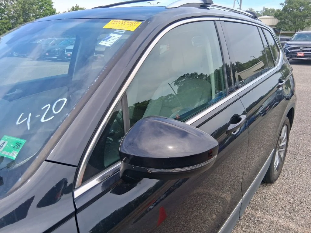 Used 2021 Black Volkswagen 2.0T SEL image 5