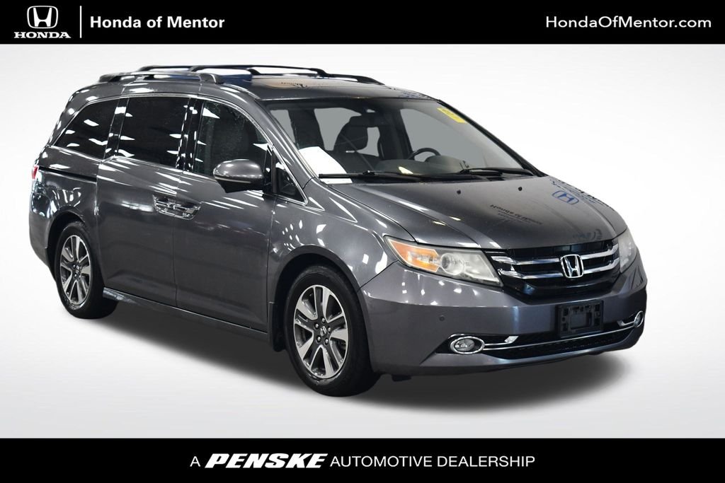 2014 Honda Odyssey Touring's photo