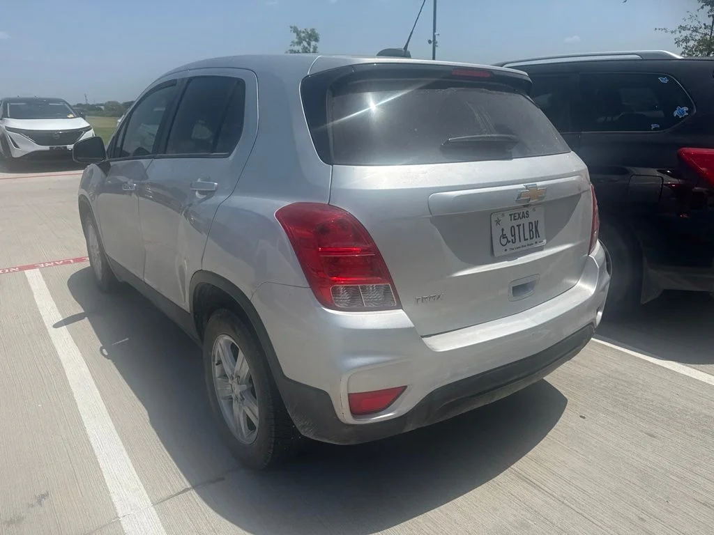 Used 2020 Chevrolet Trax LS with VIN KL7CJKSB2LB040381 for sale in Granbury, TX
