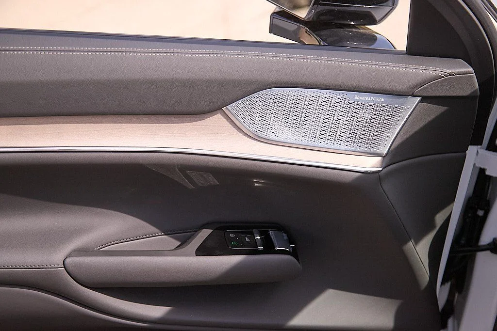2025 Volvo EX90 Ultra - Photo 11