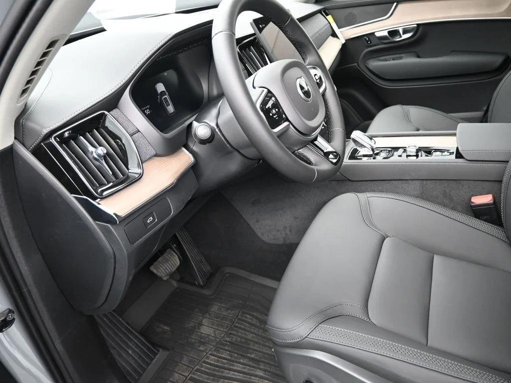New 2026 Vapour Grey Volvo Core image 9