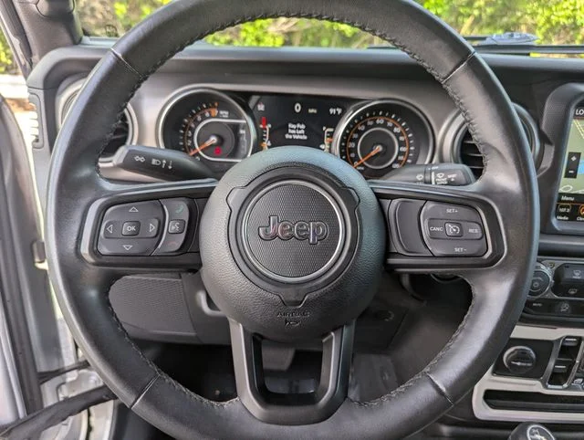 Certified Used 2022 Silver Jeep Unlimited Sport S image 34