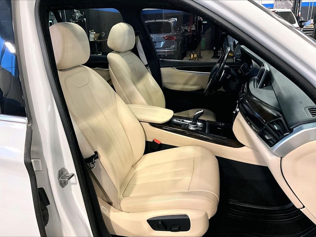 Used 2018 White BMW xDrive35i image 11