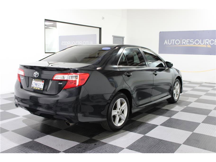 2013 Toyota Camry SE photo 4