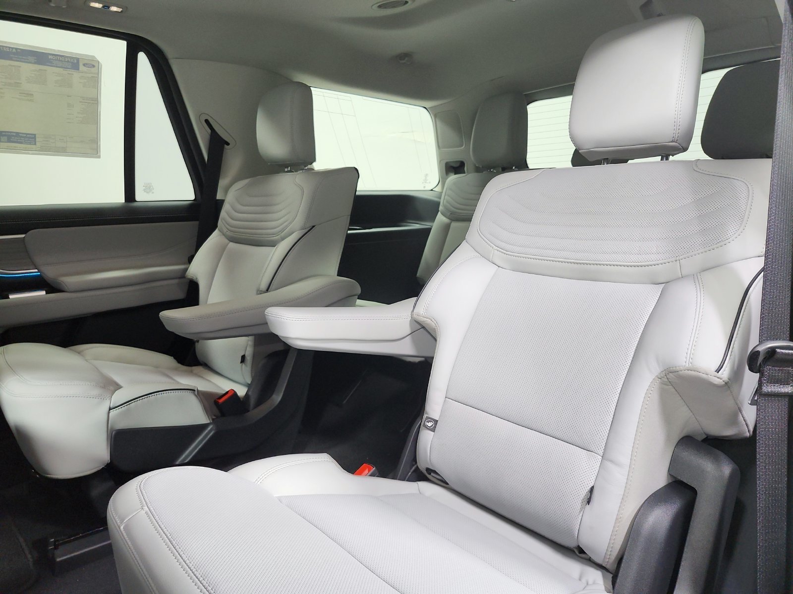 New 2027 Glacier Gray Metallic Tri-Coat Ford Platinum image 42