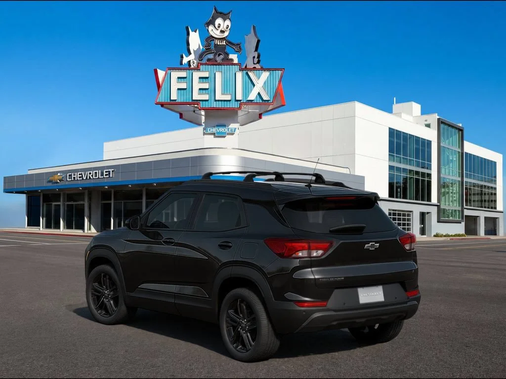 New 2026 Mosaic Black Metallic Chevrolet LT image 2