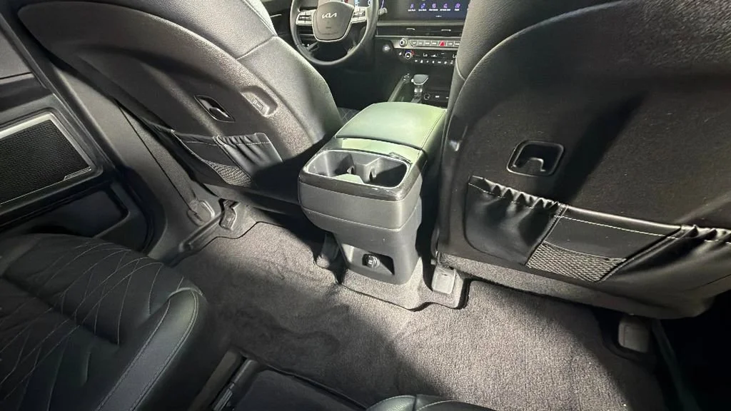 Used 2025 White Kia EX X-Line image 33