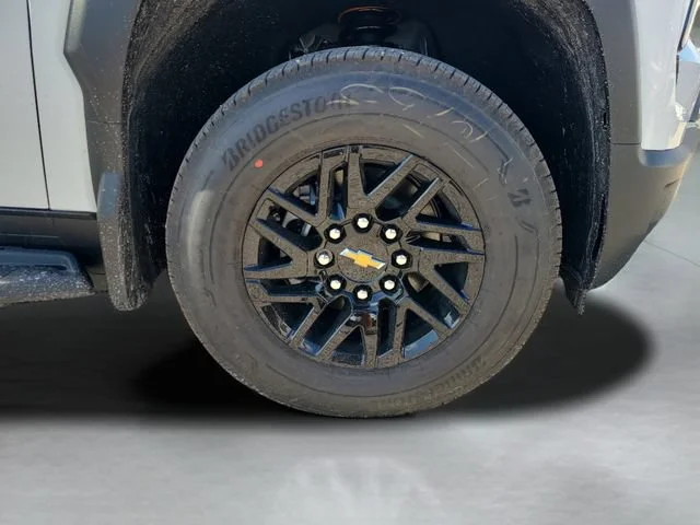 New 2026 Summit White Chevrolet LT - Extended Range image 29