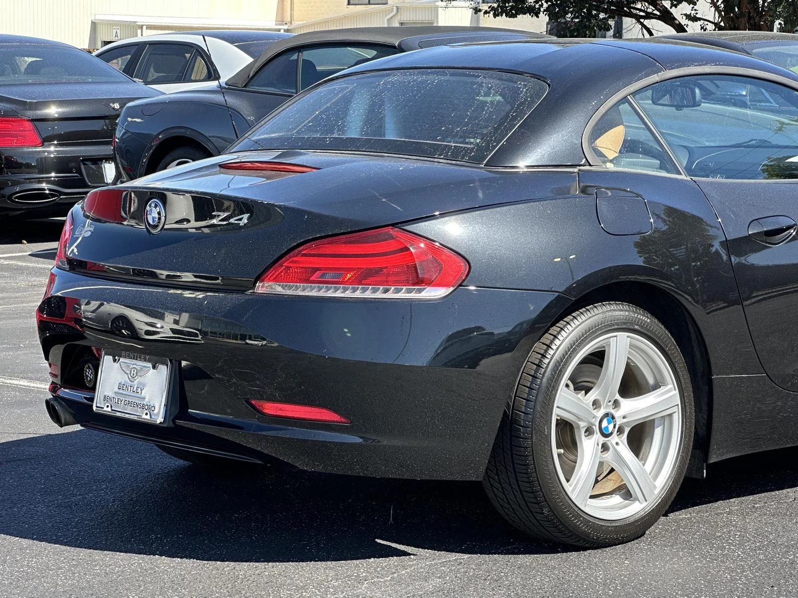 Used 2011 Black Sapphire Metallic BMW sDrive30i image 36