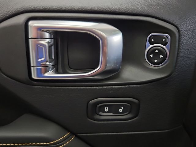 2025 Jeep Wrangler 4-Door Sahara - Photo 13