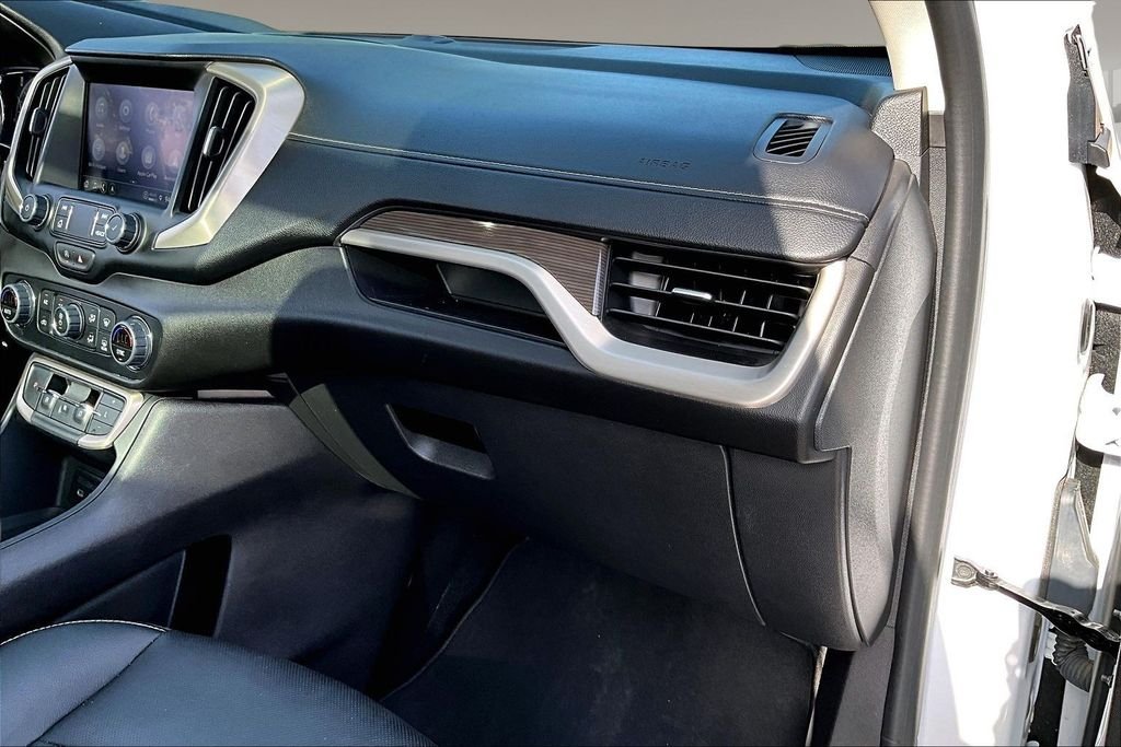 Used 2024 White GMC Denali image 16