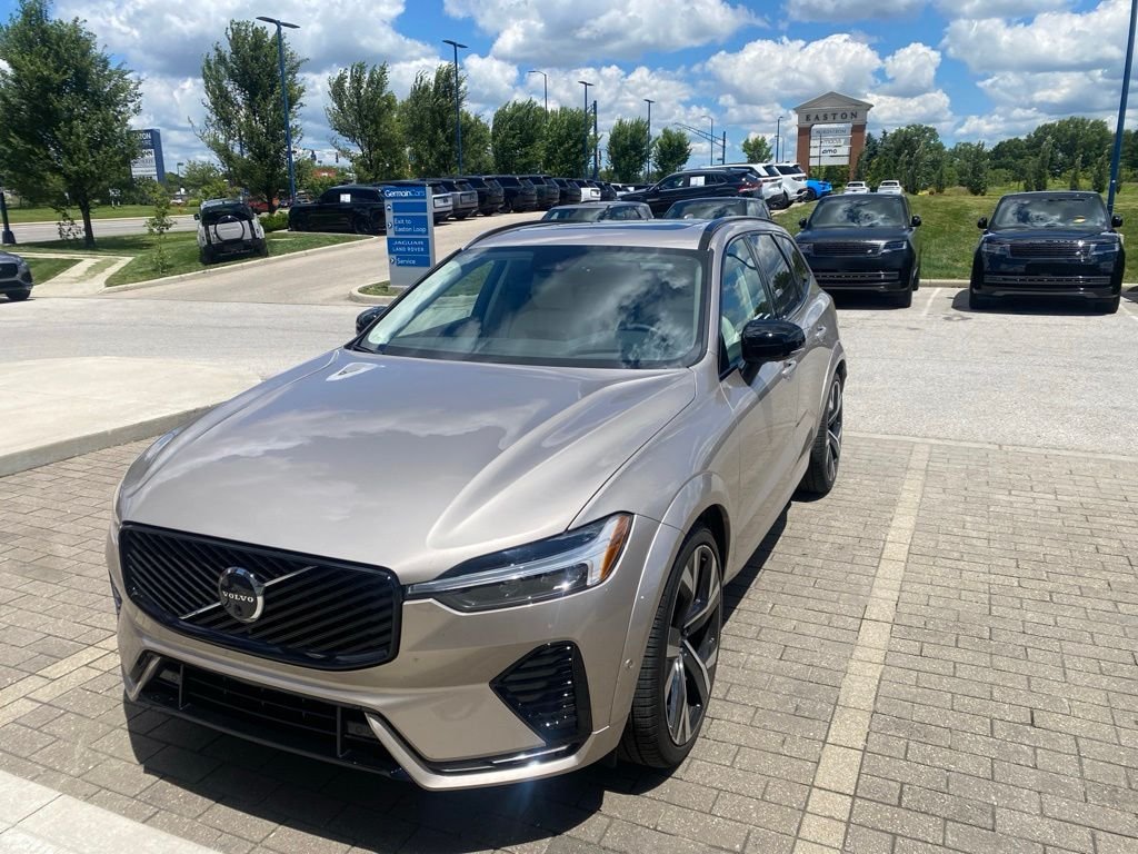 2026 Volvo XC60 B5 Ultra Dark AWD's photo