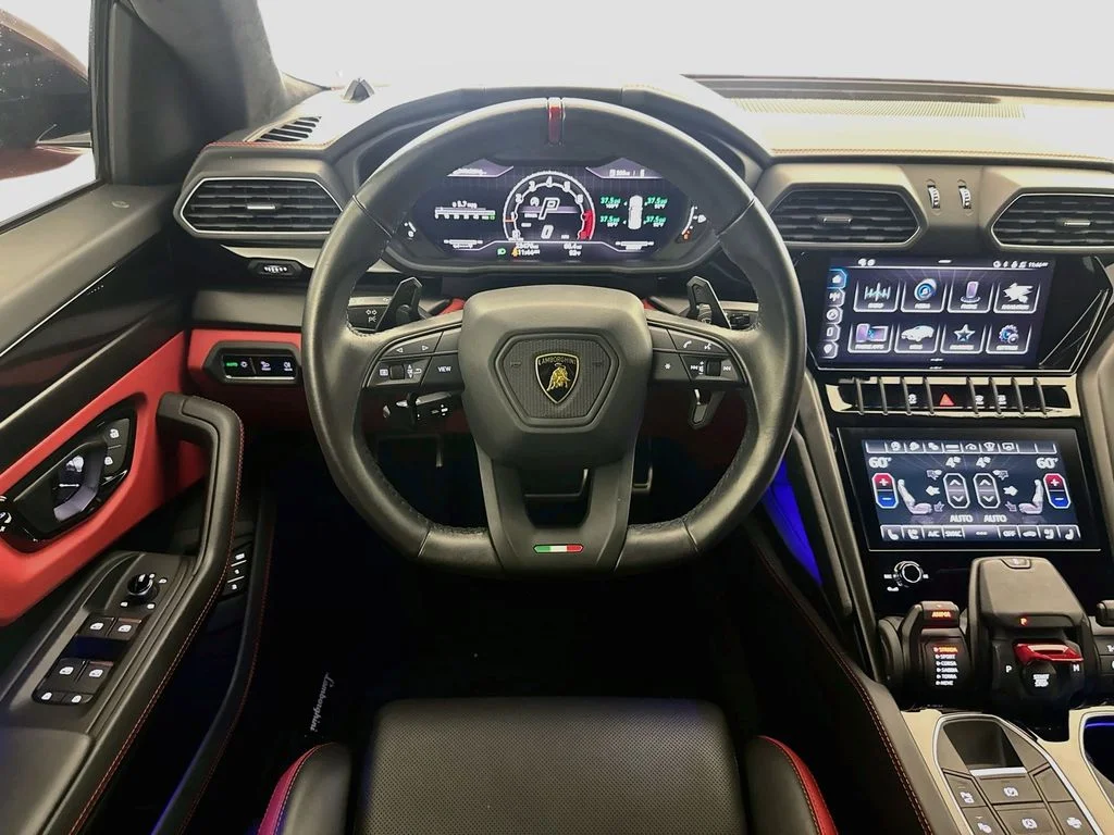Used 2023 Red Lamborghini S image 24