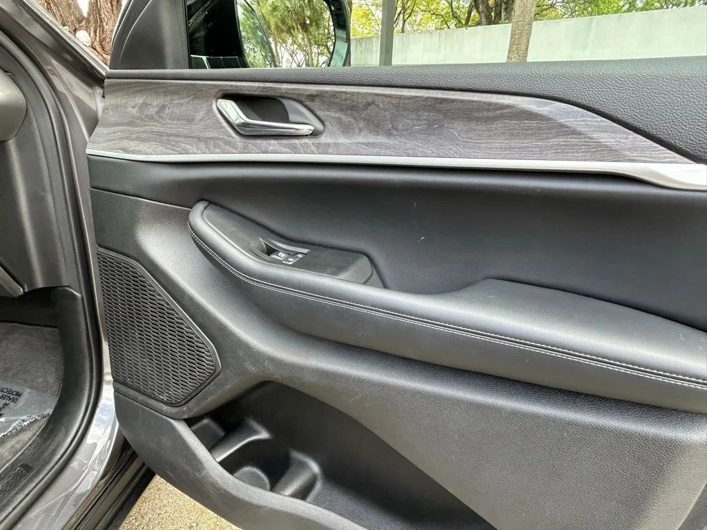 Used 2024 Gray Jeep Limited image 34