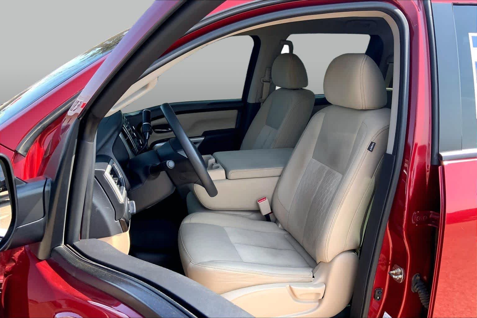 Used 2017 Cayenne Red Nissan SV image 8