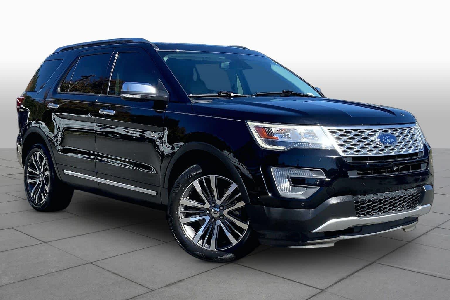 Used 2017 Shadow Black Ford Platinum image 3