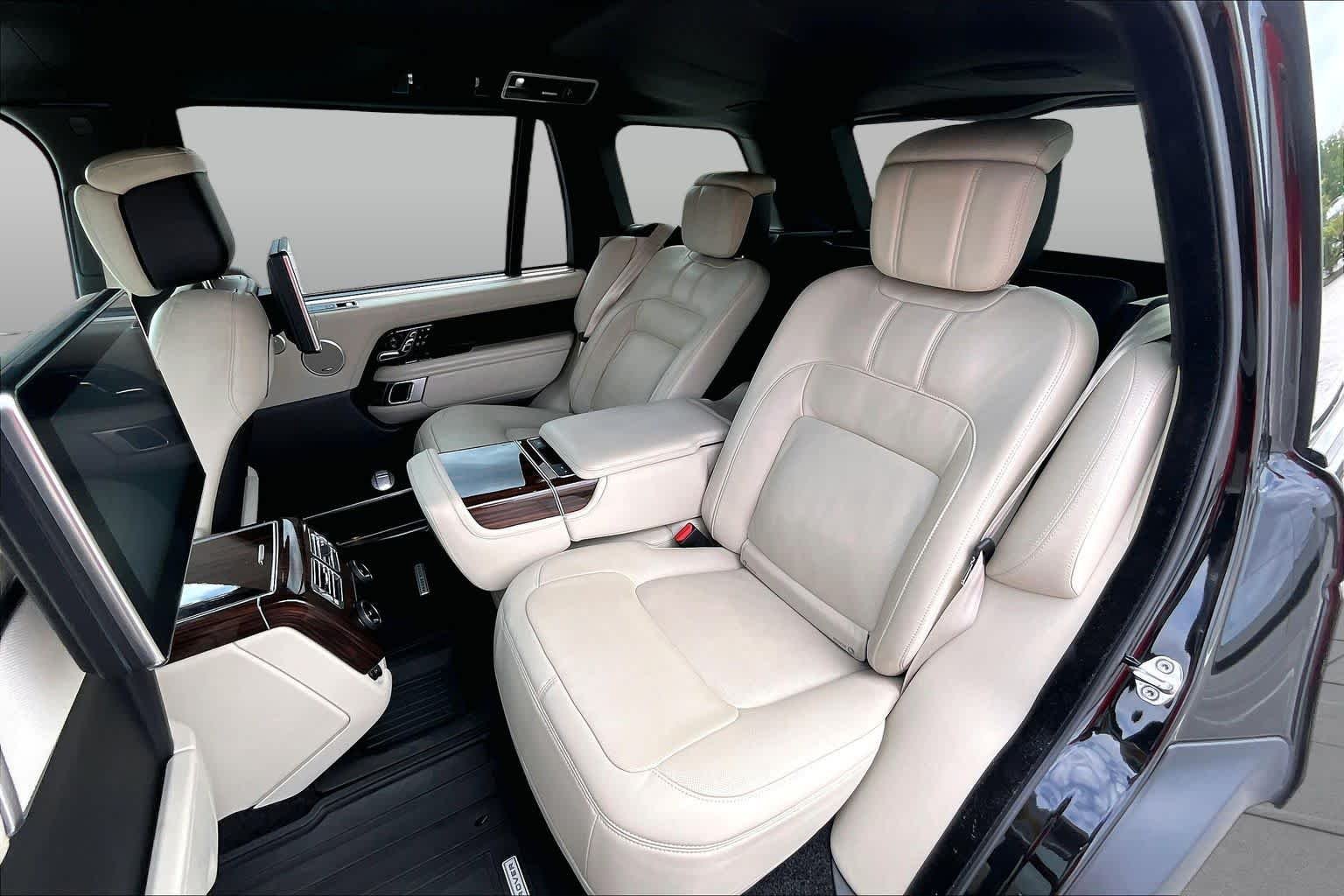Used 2020 Santorini Black Metallic Land Rover Autobiography image 21