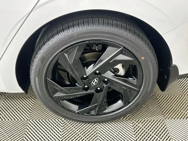 New 2026 Hyundai ELANTRA SEL Sport