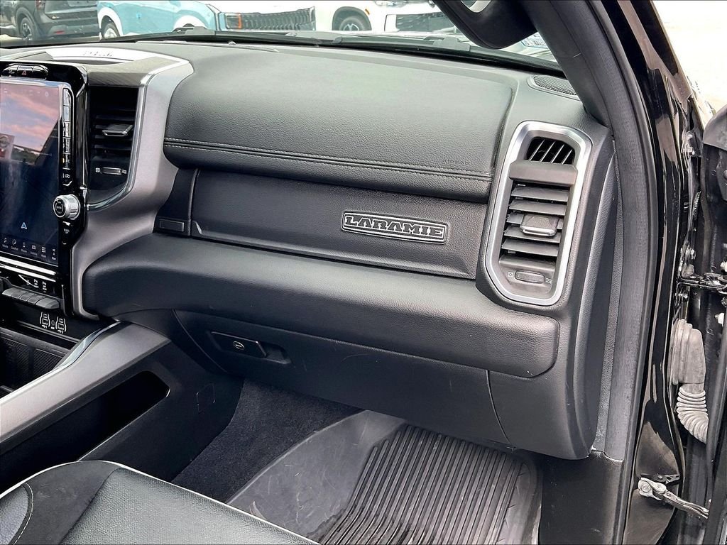 Used 2025 Diamond Black Crystal PC Ram Laramie image 12