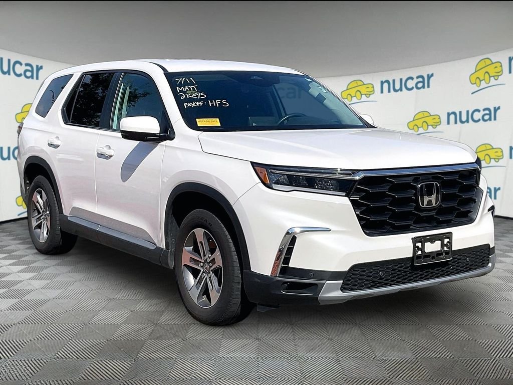 Used 2025 White Honda EX-L image 1