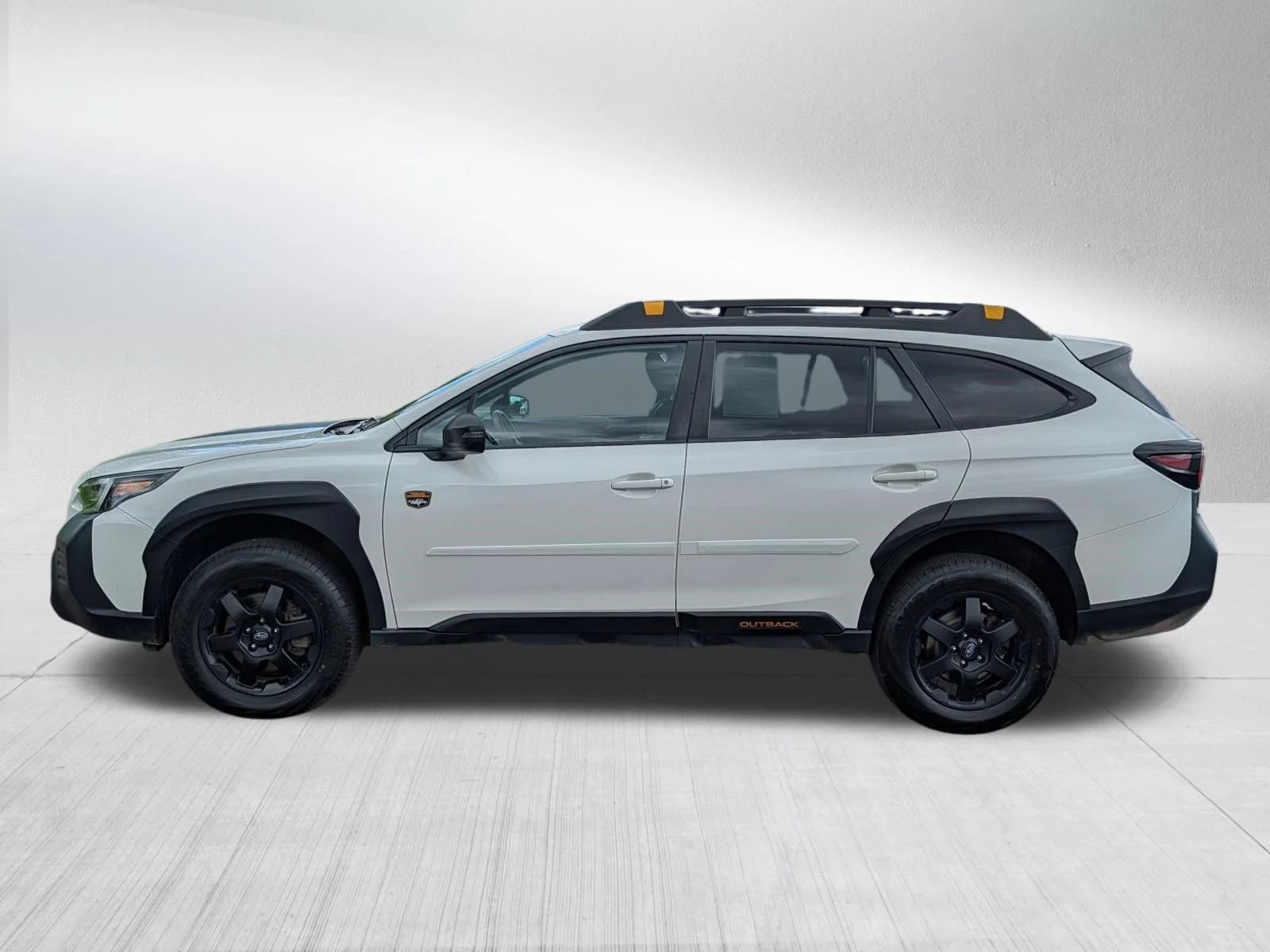 Used 2023 Crystal White Pearl Subaru Wilderness image 4