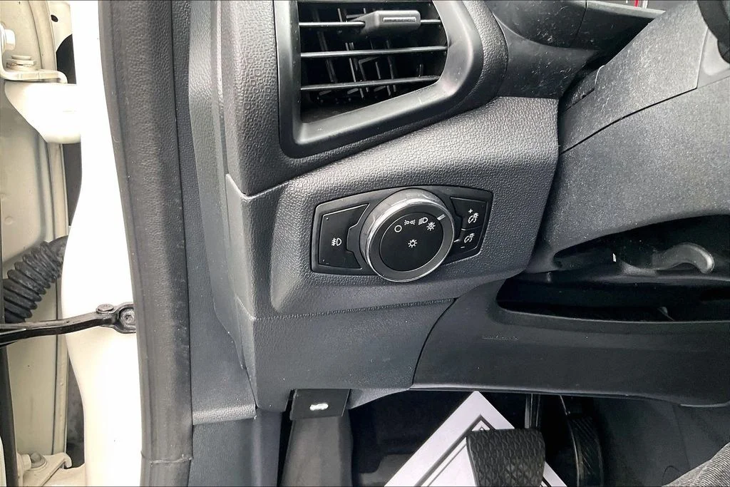 Used 2018 Diamond White Ford Titanium image 36