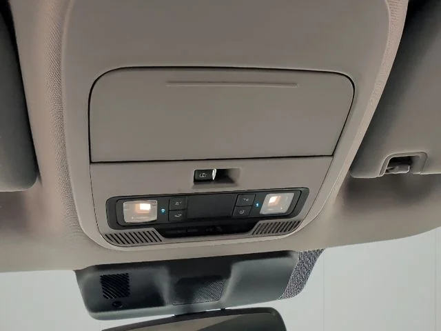 Used 2024 Silver Ford XLT image 34