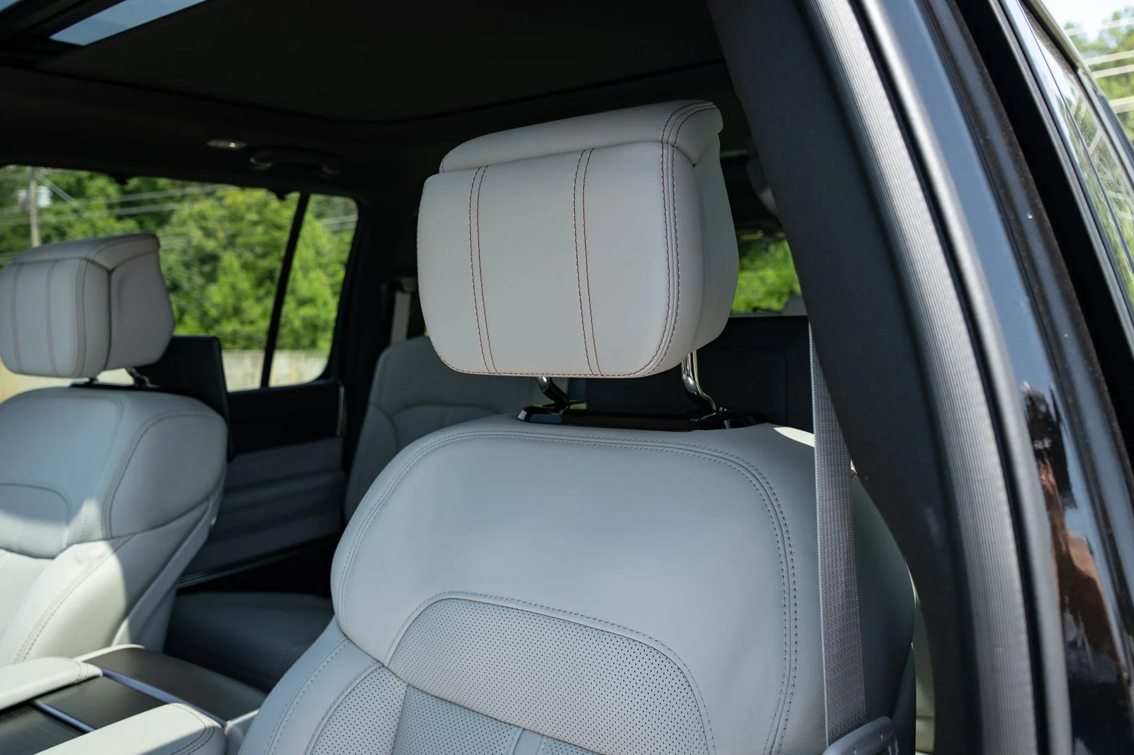 New 2026 High Gloss Black Exterior Paint Jeep Summit Obsidian image 27